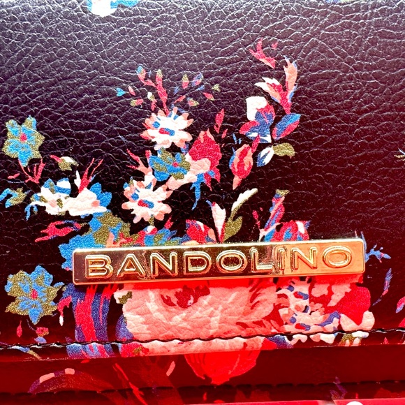 Cute Bandolino black floral wallet, great condition. - Picture 6 of 7